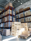 Многоярусная система хранения позволяет складировать 50000 единиц продукции.